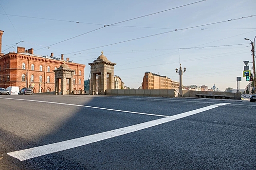 В Адмиралтейском районе отремонтировали два моста