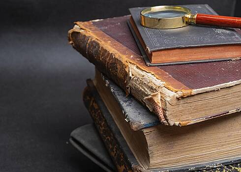 В груде пожертвований нашли уникальную Библию за шесть миллионов рублей