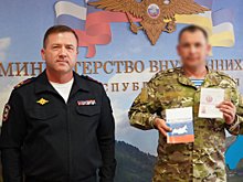 Полицейские в Бурятии вручили паспорт гражданина Российской Федерации участнику специальной военной операции