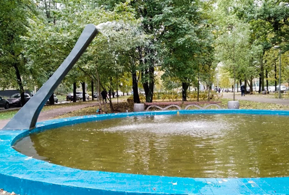 Пользователи сети назвали московский фонтан «памятником простатиту»