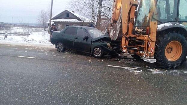В Котельничском районе на трассе «Вятка» пьяный водитель на «ВАЗе» врезался в трактор
