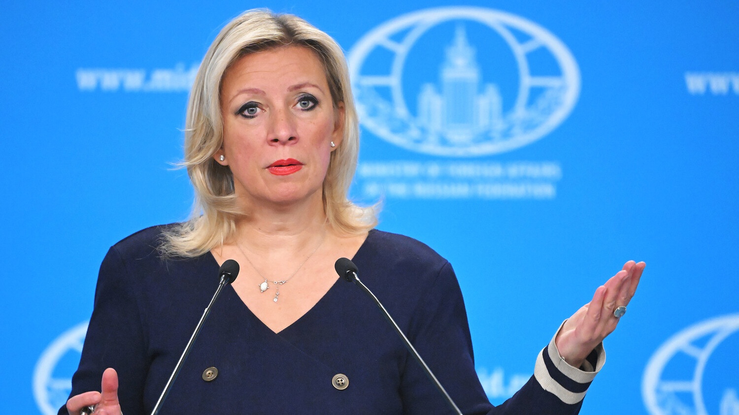 Захарова отреагировала библейской аналогией на осквернение воинского захоронения в Австрии