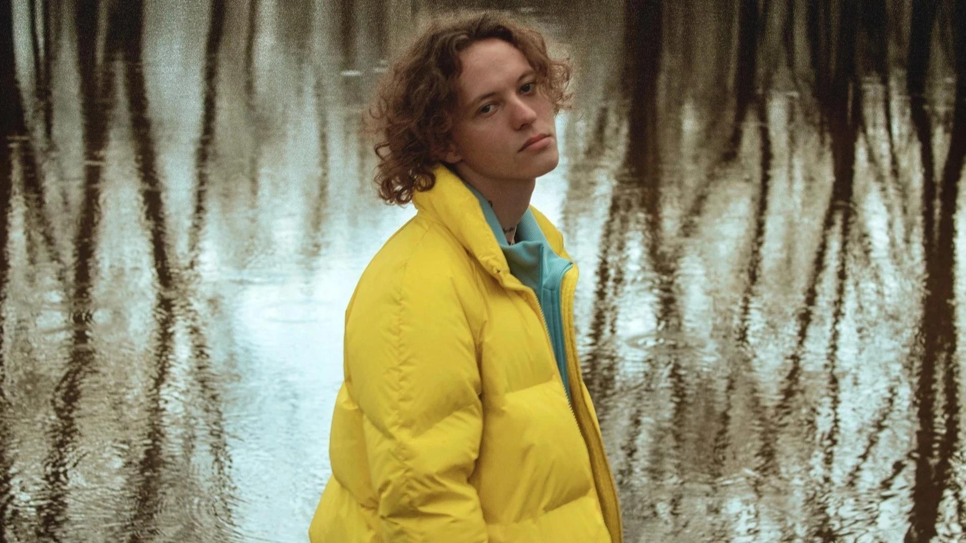 У певца Шарлота нашли задолженность по кредитам и налогам на 240 тысяч рублей