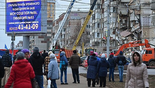 В Ижевске из-под завалов обрушившегося дома извлекли девять человек