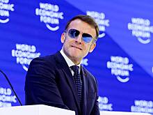 Собчак оценила образ Макрона в очках на форуме в Давосе