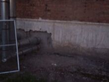 Двое детей выпали из окна пятого этажа в Ростовской области