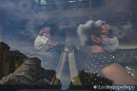 Свердловчане в нерабочие дни нарушили антиковидные правила почти две тысячи раз