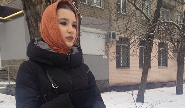 В Воронеже пропала без вести 18-летняя девушка в черной кожаной куртке