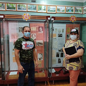 Координатор «Регионального отделения партии «Родина» в Яранске Сергей Береснев и Татьяна Белоусова  посетили Яранский краеведческий музей