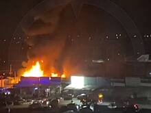 Пожар на крупнейшем вещевом рынке Ростова-на-Дону сняли на видео