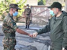 «Задемократить» вооруженные силы – последнее дело
