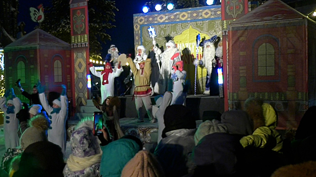 В Екатеринбурге ледовый городок на Площади 1905 года откроют праздничным представлением