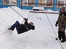 Играли взрослые в войну: в Салехарде устроили армейский квест