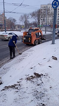 На улицах Оренбурга работают больше 200 коммунальщиков