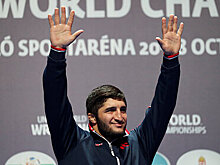 Россиянин Садулаев стал двукратным олимпийским чемпионом по вольной борьбе