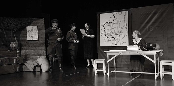 На сцене Курского драмтеатра представили премьеру спектакля "Огненная дуга. Сталь"