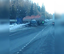 На М-8 бензовоз протаранил внедорожник: в больницу увезли шестилетнюю девочку