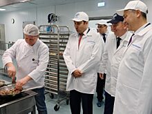 Новосибирскому губернатора показали работу нового цеха бортового питания