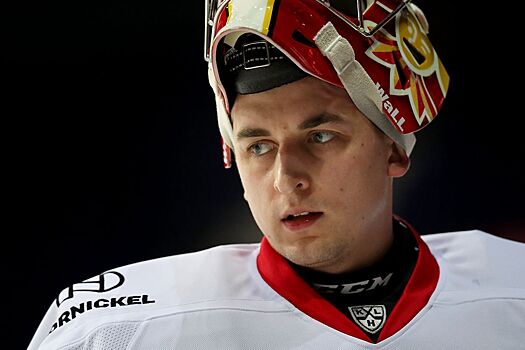 Голкипер Янис Калниньш подписал контракт в КХЛ с «Амуром», мотивы решения, реакция и возмущение Латвии, что ему грозит