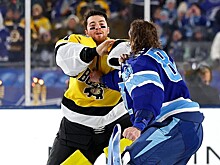 Вратарь «Бостона» поделился эмоциями от драки с Василевским