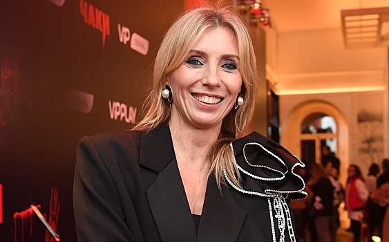 Бондарчук в мини восхитила поклонников длинными ногами