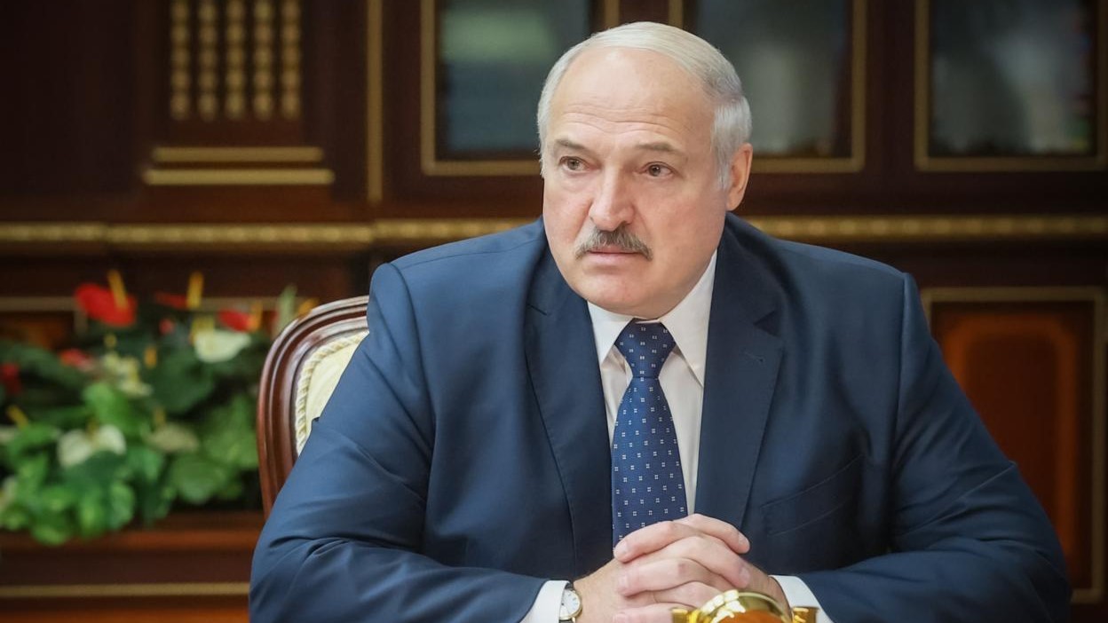 Лукашенко пошутил, что "Ак Барс", разгромивший "Динамо", расстроил всю Беларусь
