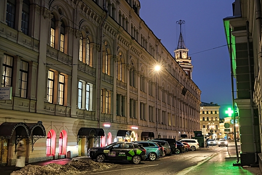На Думской улице и на Перинной линии обновили внешнее освещение