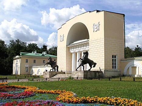 В северном флигеле Конного двора усадьбы Влахернское-Кузьминки представили новые выставки