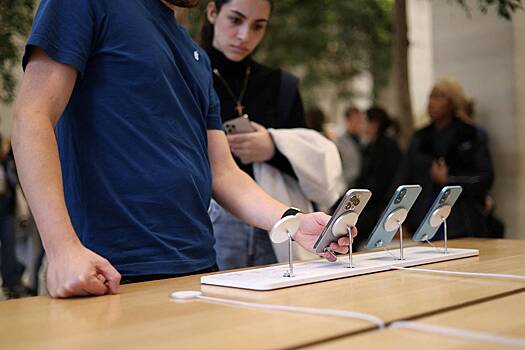 Apple выпустит стеклянный iPhone