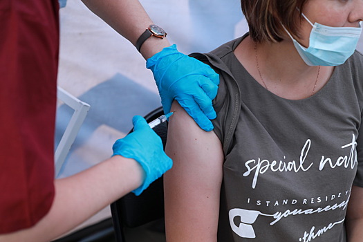 Военные врачи ЦВО приступили к вакцинации жителей Хакасии препаратом «Спутник Лайт»