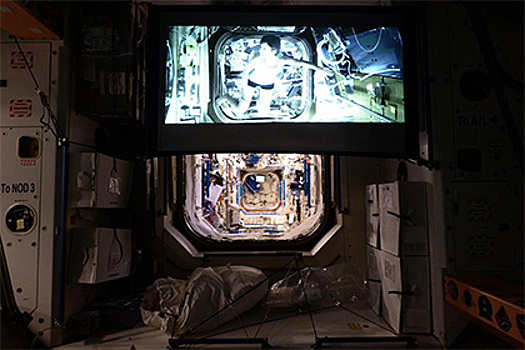 На МКС посмотрели фильм "Гравитация" о катастрофе на станции