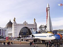 Путин и Собянин открыли обновленный павильон "Космос" на ВДНХ