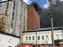 В Петербурге локализовали пожар на складе свечей