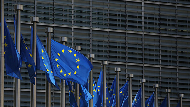 Рolitico сообщает, что ЕС вынужден переключиться на соблюдение принятых санкций против России