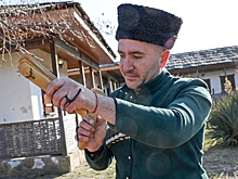 Мастер из Туапсе раскрыл секрет древнего адыгского инструмента - пхачича