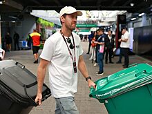 Феттель замечен рядом с мусорными баками в паддоке Интерлагоса. Фото