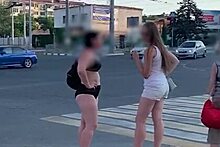Гуляющие в бикини туристки оскорбили жителей курорта