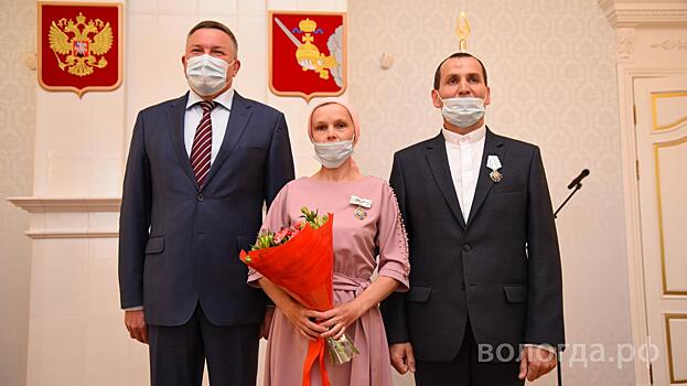 Губернатор вручил государственные награды вологжанам в преддверии Дня России