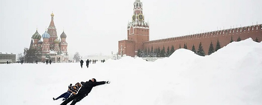 Мощный снегопад накрыл Московский регион