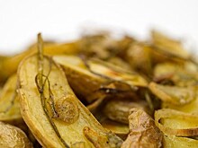 Золотистый картофель на утином жире с чесноком и тимьяном