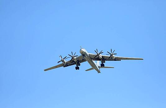 Российские Ту-95 выполнили полет у побережья Аляски
