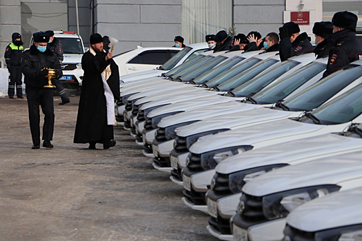 Курские полицейские получили 129 новых автомобилей