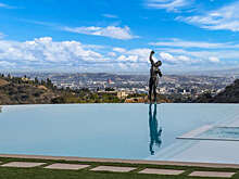 Певица Адель оставила нетронутым в доме Сталлоне только бассейн