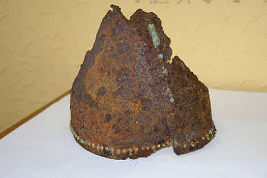 Найден уникальный древний железный шлем возрастом 1500 лет