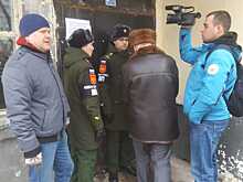 «Выгоняют на улицу»: сотрудников Минобороны начали выселять из «дома-пилы»