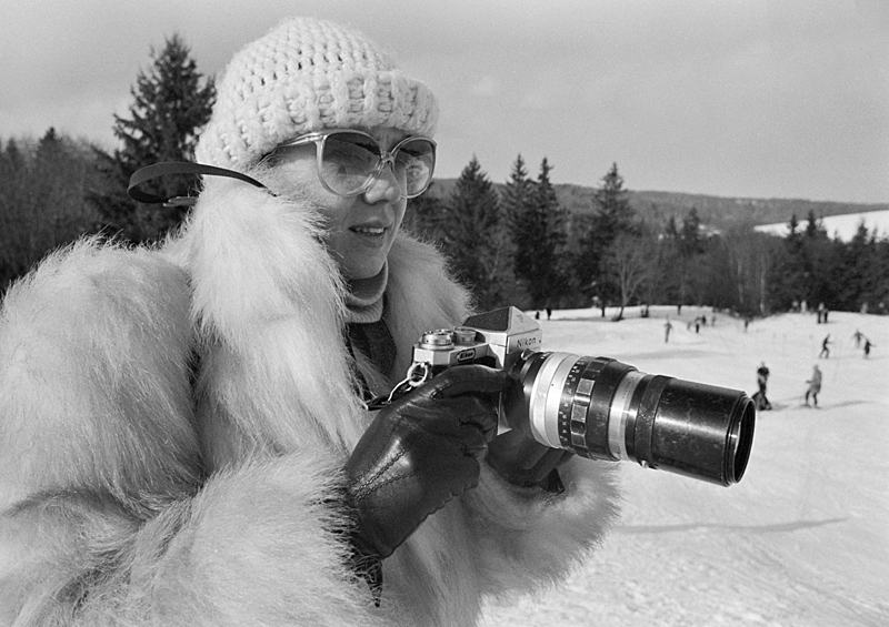 Также многие современные фотографы очень любят использовать советские объективы.