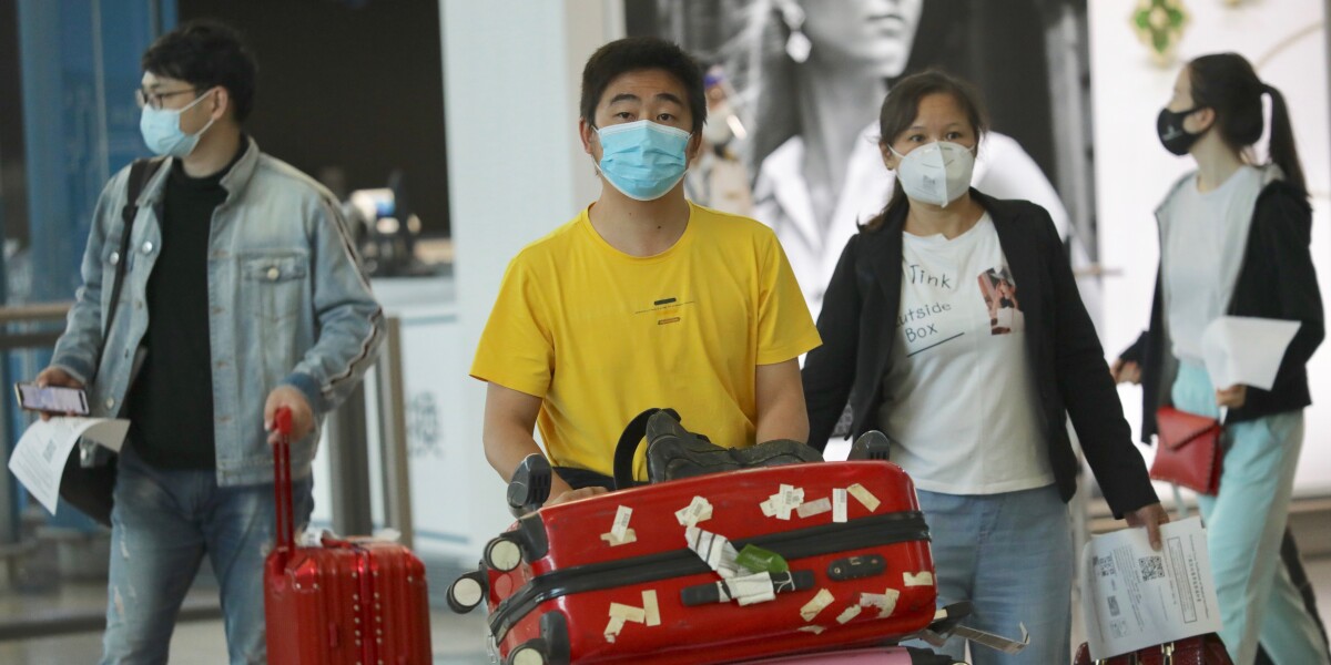 Обязательное ношение масок отменят в Гонконге с марта