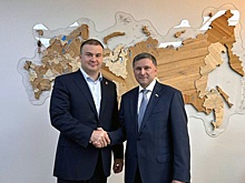 Виталий Хоценко обсудил в Госдуме участие Омской области в федеральных программах