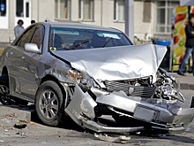 Авто влетело в дом после ДТП в Екатеринбурге