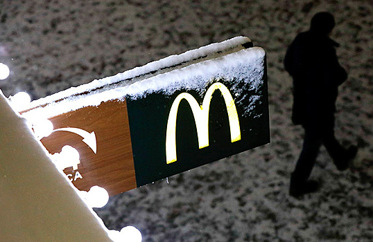 Сломавшему ногу на входе в McDonald’s предложили обед